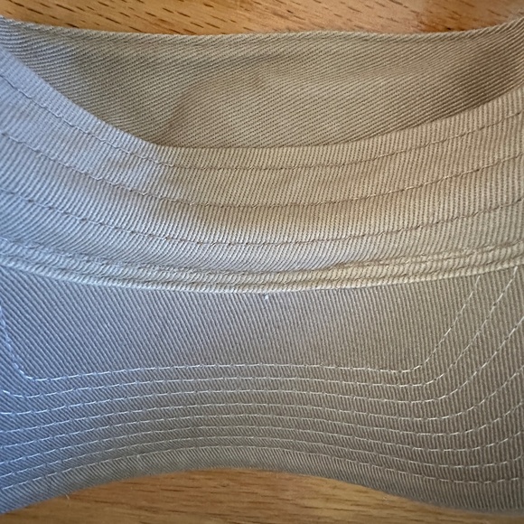 Titleist Pro V1 Golf Visor Tan White - Picture 7 of 9